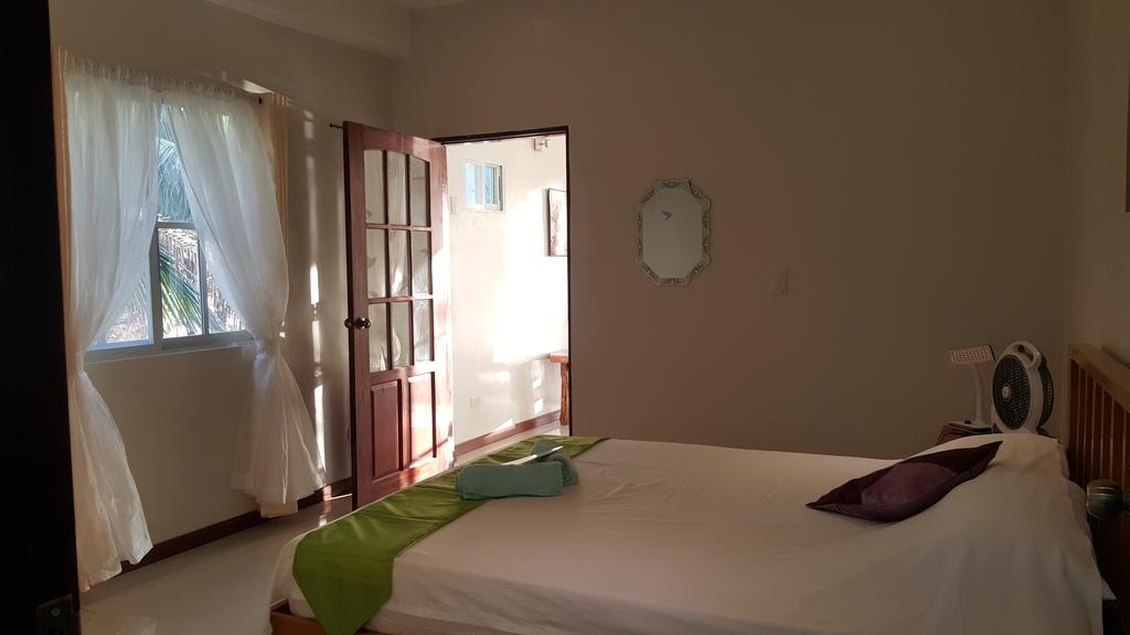 Lanas Beach Resort Romblon Island Pokój zdjęcie